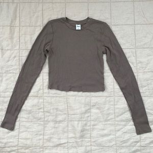 TNA/Aritzia Cropped Long Sleeve Ribbed T-Shirt